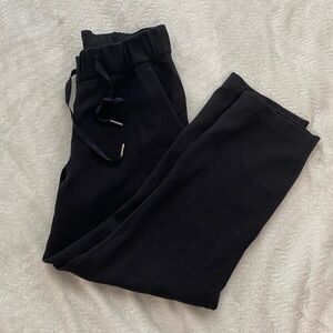 Lululemon black pants
